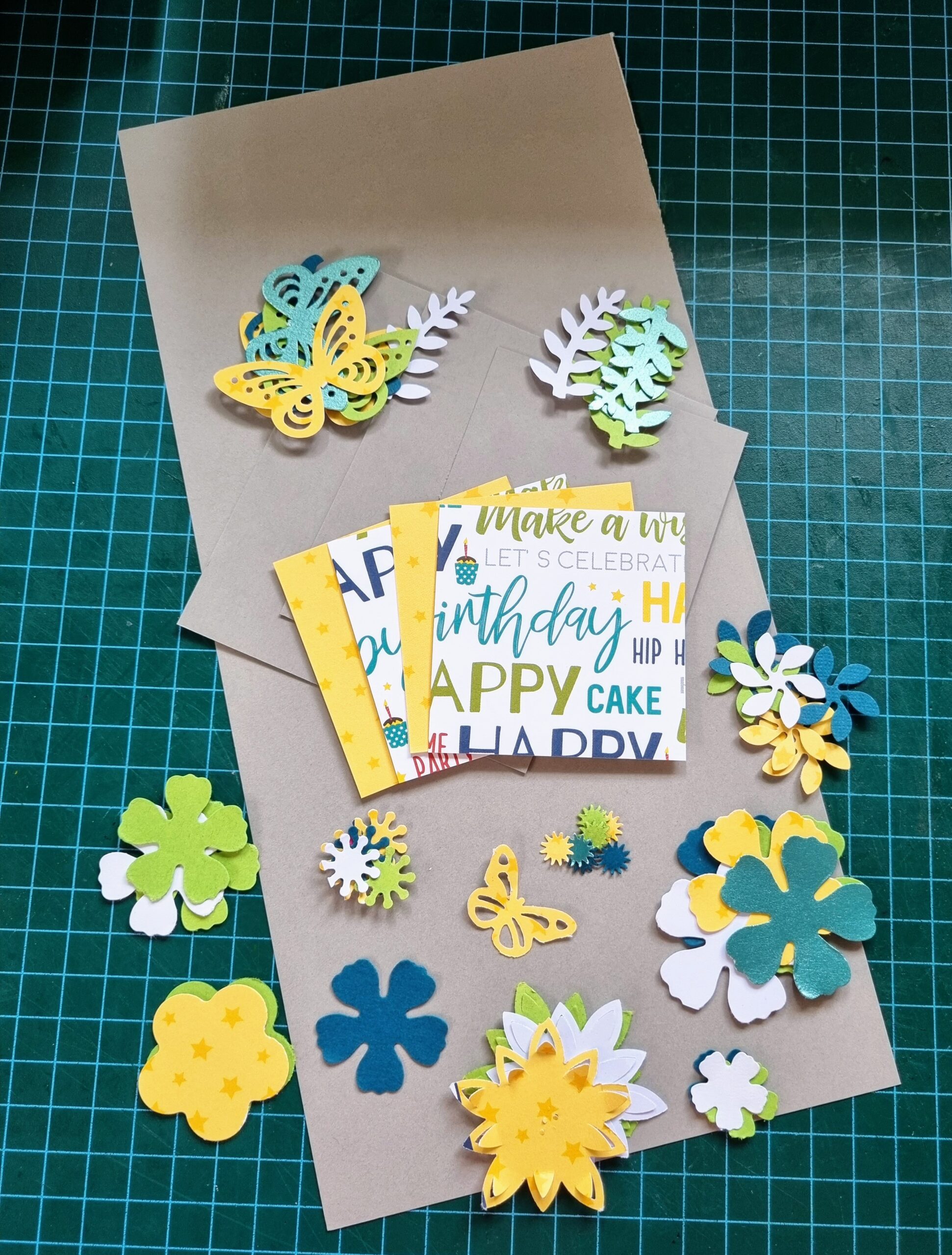 סקראפ בהפתעה - כרטיס פופ אפ פרחוני