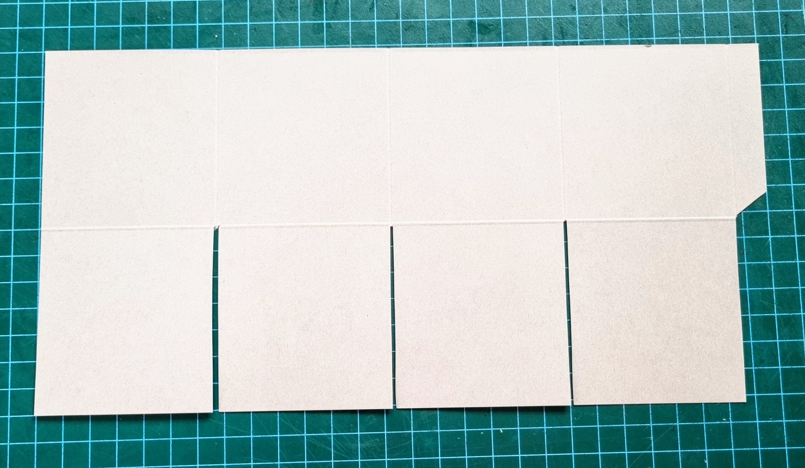 סקראפ בהפתעה - כרטיס פופ אפ פרחוני