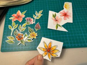 סקראפ בהפתעה - כרטיס פופ אפ פרחוני