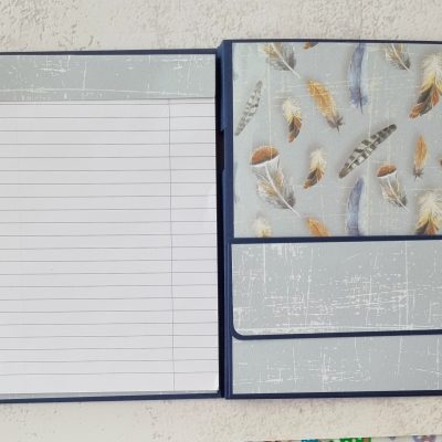 פולדר עם מקום מובנה לעט